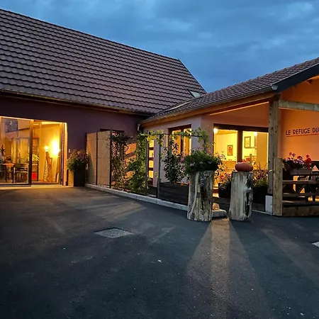 بيت ضيافة Le Refuge Du Rempart 4*